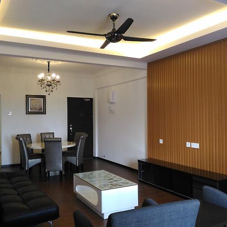Midcity Service Suite Malacca Bagian luar foto