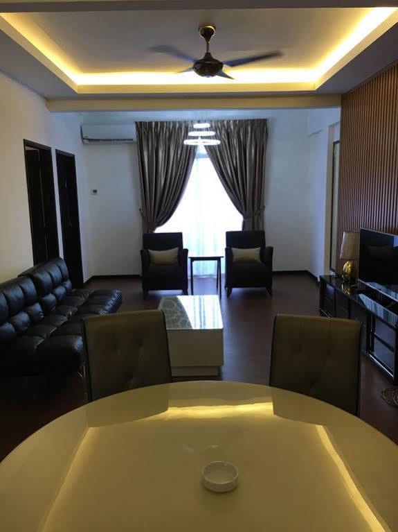Midcity Service Suite Malacca Bagian luar foto