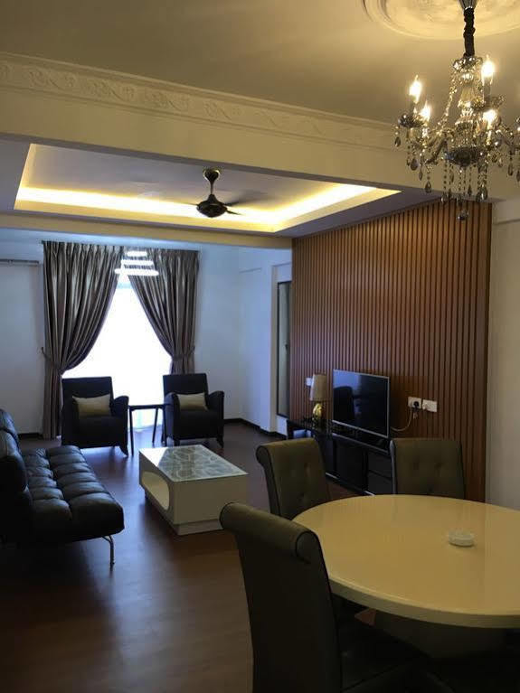 Midcity Service Suite Malacca Bagian luar foto