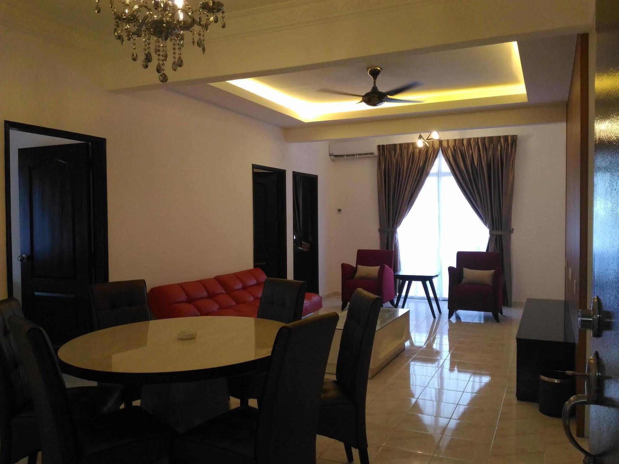 Midcity Service Suite Malacca Bagian luar foto